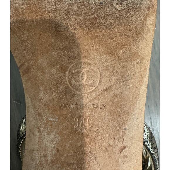 Chanel 38C Pewter Silver Oxidized Silver Thong Sandals Pearl Flower Camellia - Picture 7 of 11